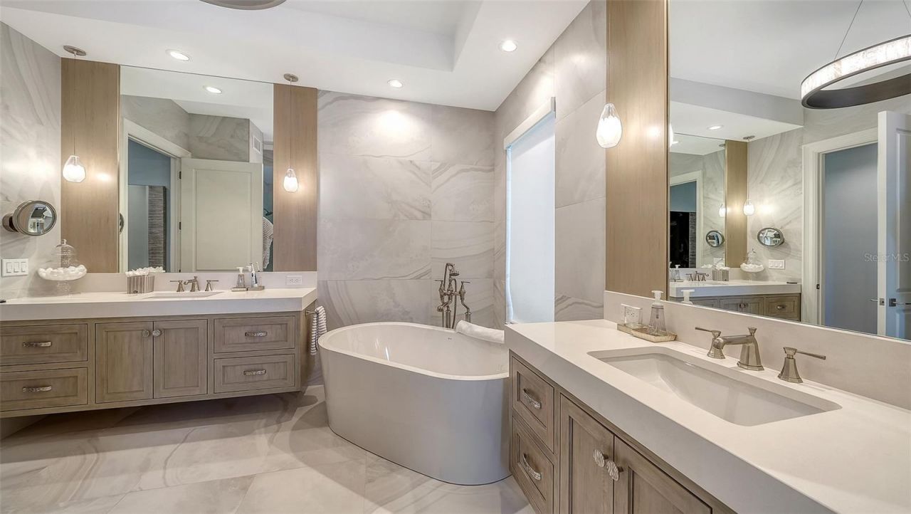 4955 Gulf Of Mexico Drive, Unit 101, Longboat Key, FL 34228 Photo