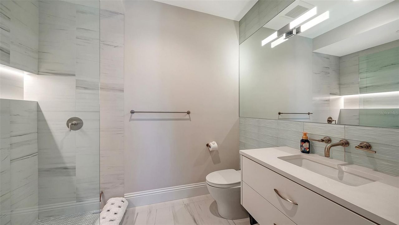 4955 Gulf Of Mexico Drive, Unit 101, Longboat Key, FL 34228 Photo