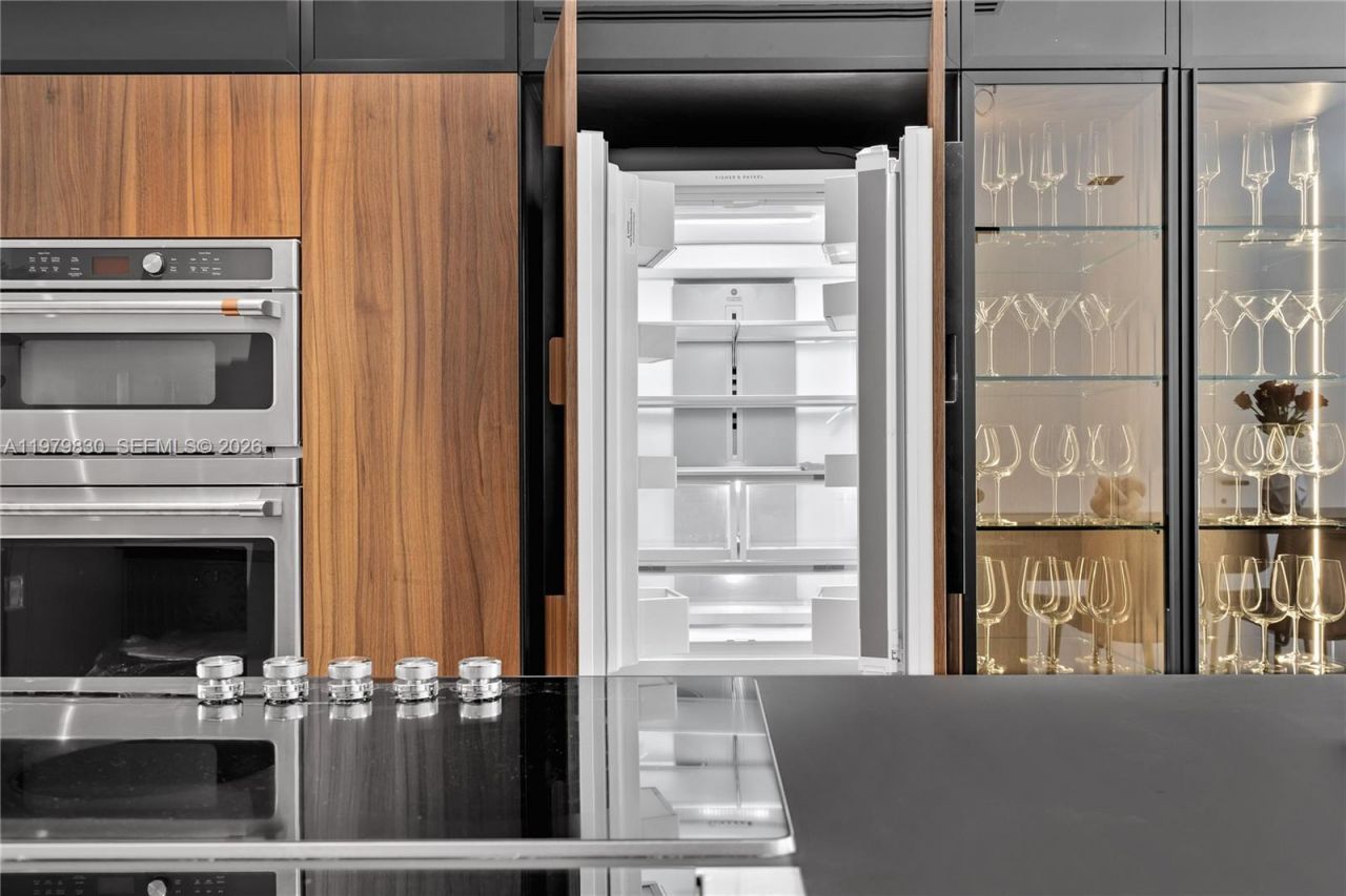 2500 Bayview Dr , Fort Lauderdale, FL 33305 Photo