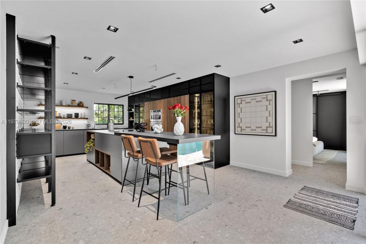 2500 Bayview Dr , Fort Lauderdale, FL 33305 Photo