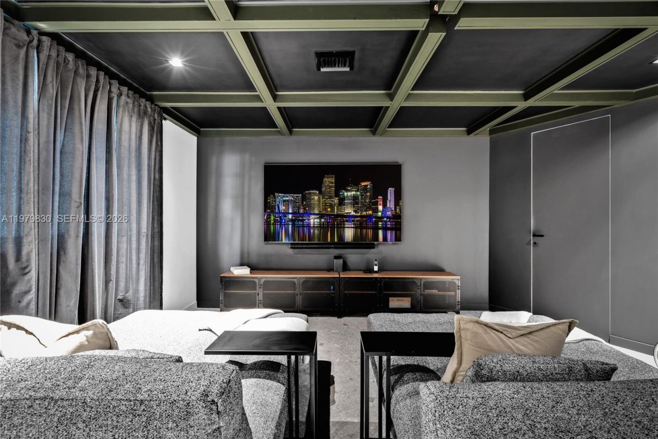 2500 Bayview Dr , Fort Lauderdale, FL 33305 Photo