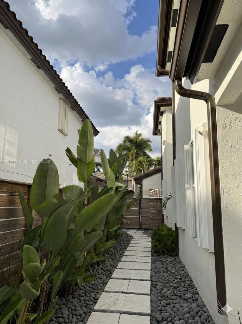 16364 SW 63rd Ter , Miami, FL 33193 Photo