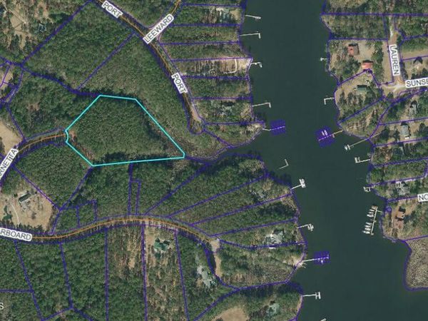 168 Arnetta Way N, Oriental, NC 28571