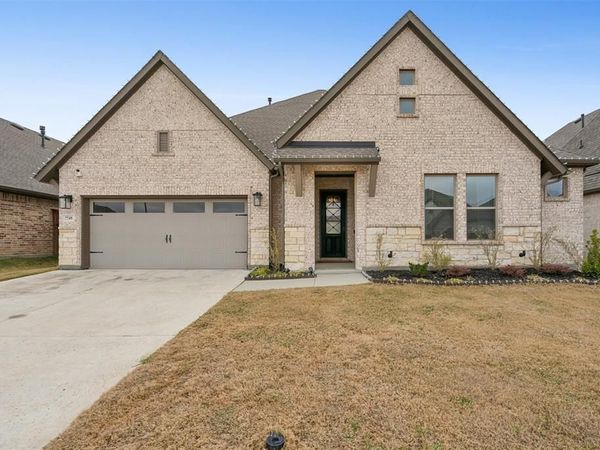 7749 Pondview Lane, Fort Worth, TX 76123