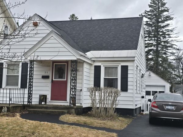 35 Eastholm Road, Schenectady, NY 12304