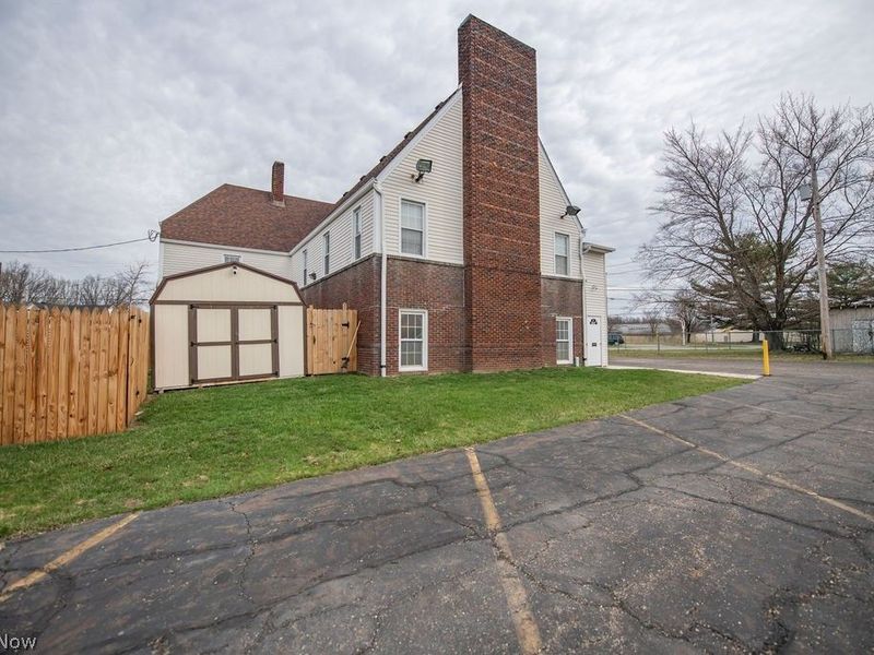 14760 Gaskill Drive NE, Alliance, OH 44601 Photo 4