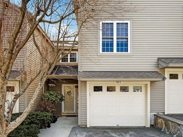 110 Ridgefield Cir, Unit C, Clinton, MA 01510