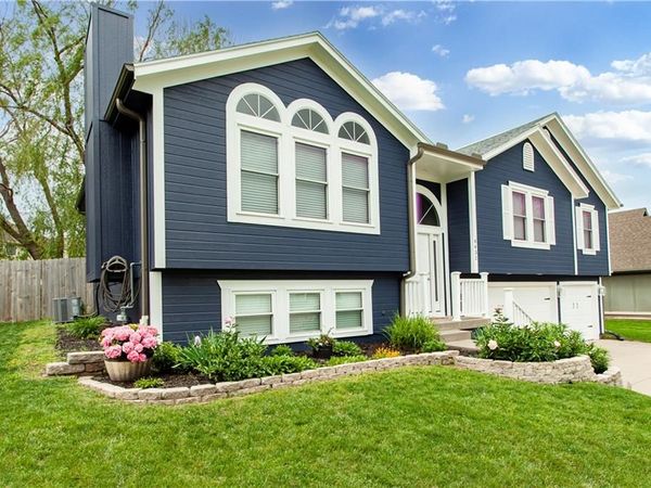 4432 SW Rivulet Drive, Lee's Summit, MO 64082