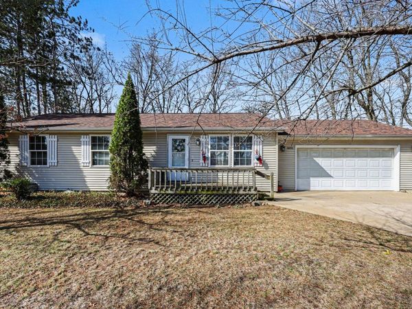 6051 Young Road, Jackson, MI 49201