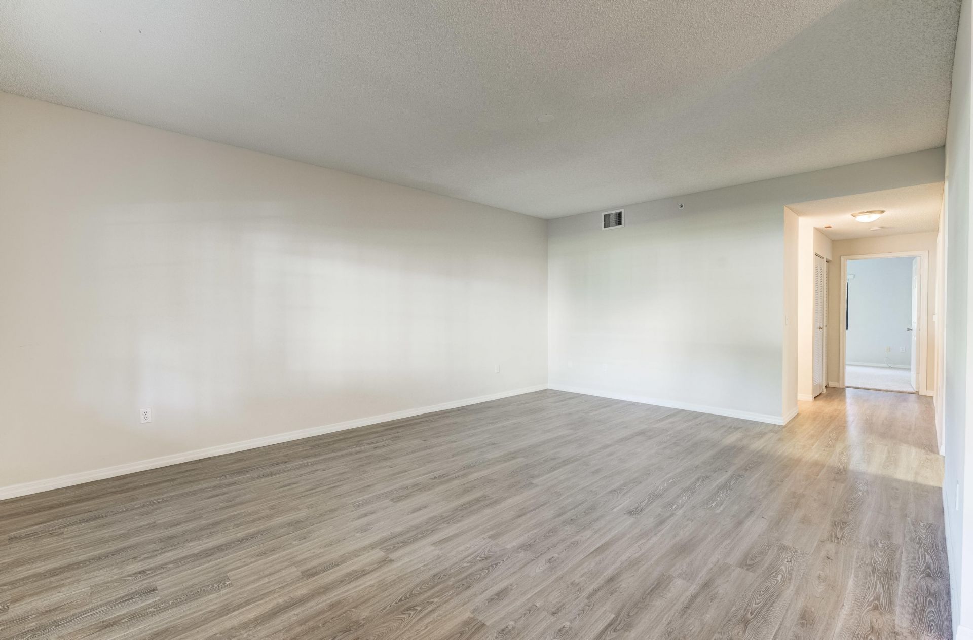 4685 N Haverhill Road, Unit B8, West Palm Beach, FL 33417 Photo