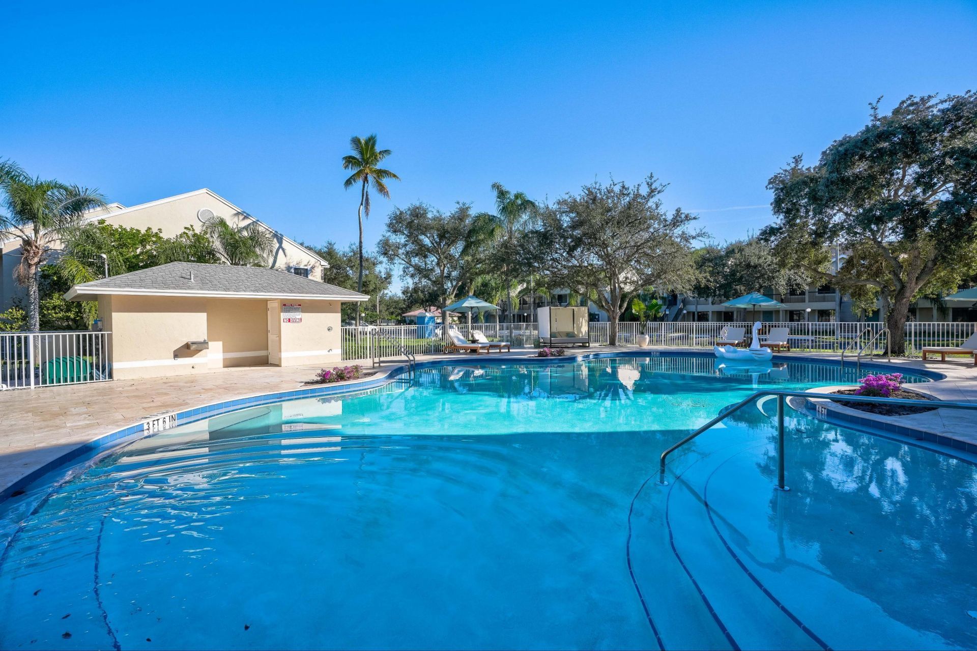4685 N Haverhill Road, Unit B8, West Palm Beach, FL 33417 Photo