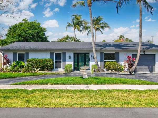 603 SE 7th Avenue, Deerfield Beach, FL 33441