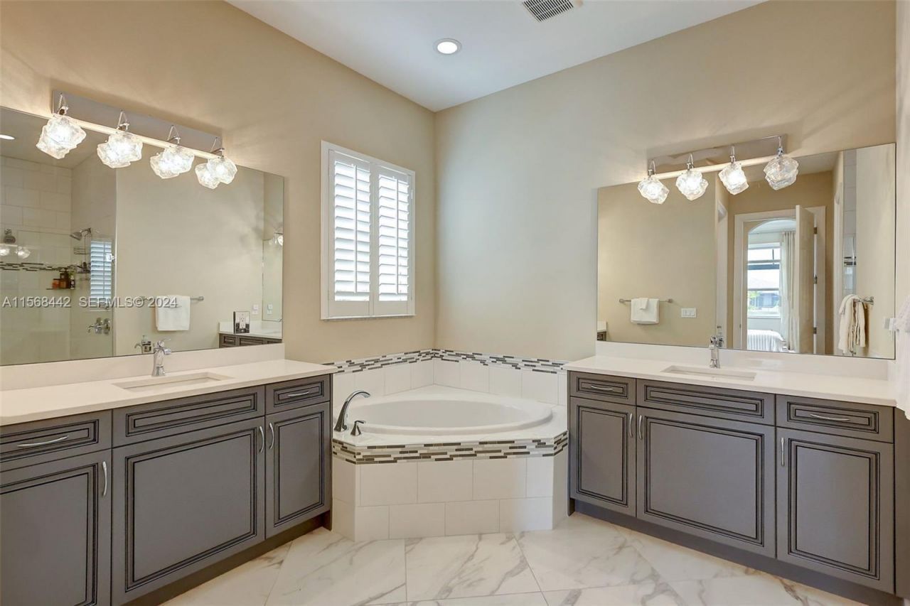 8765 SW Flutto Way, Port Saint Lucie, FL 34987 Photo