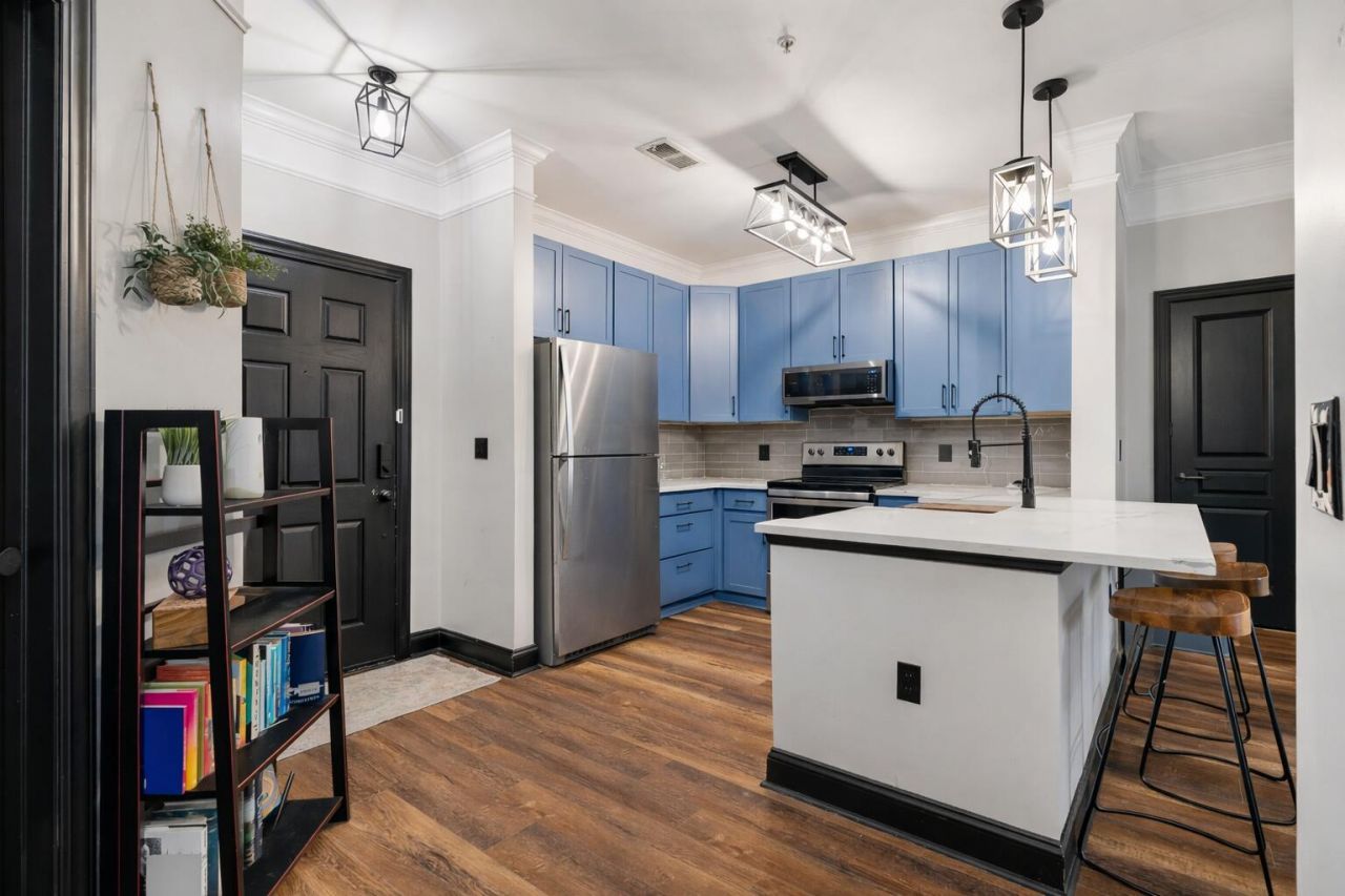 1025 Riverland Woods Place Photo 7