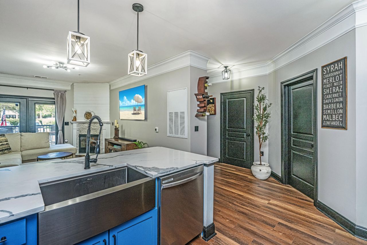 1025 Riverland Woods Place Photo 9