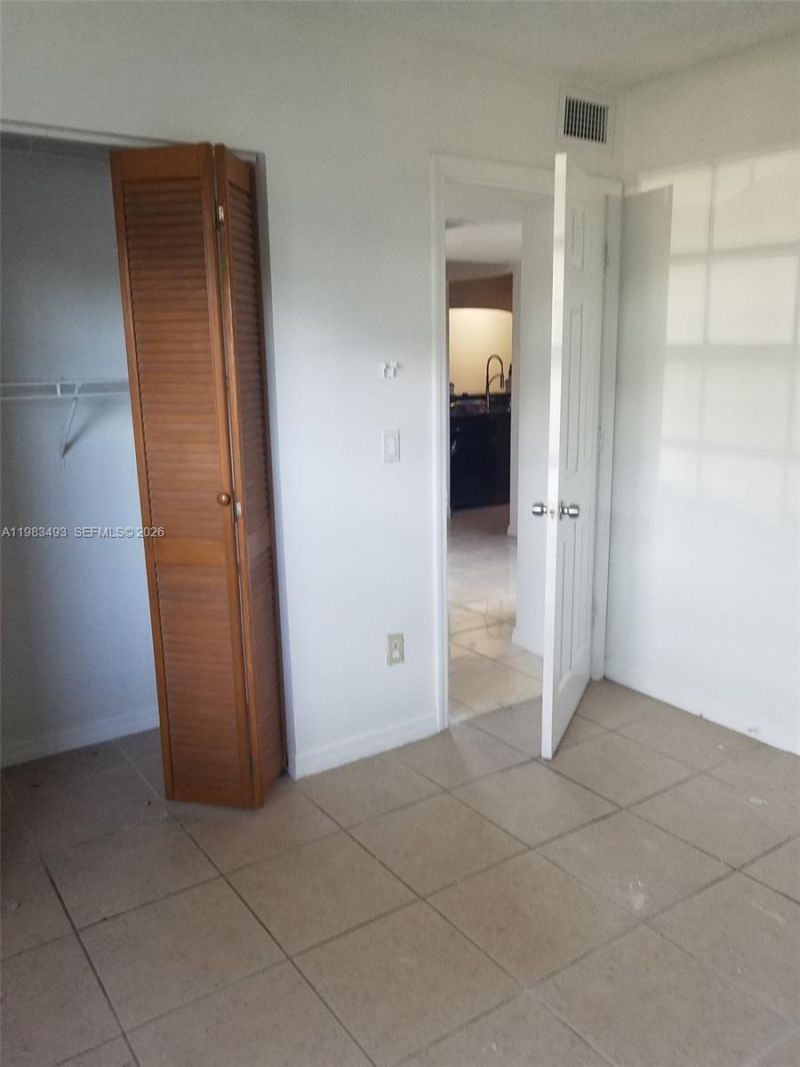 426 NE 210th Cir Ter , Unit 101-2, Miami, FL 33179 Photo