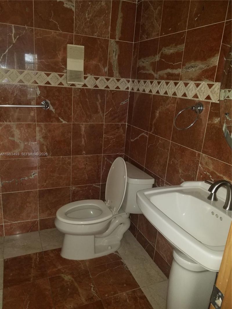 426 NE 210th Cir Ter , Unit 101-2, Miami, FL 33179 Photo