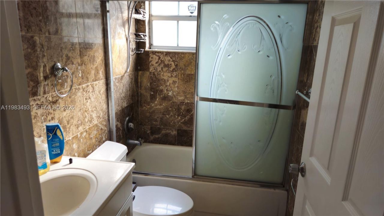 426 NE 210th Cir Ter, Unit 101-2, Miami, FL 33179 Photo