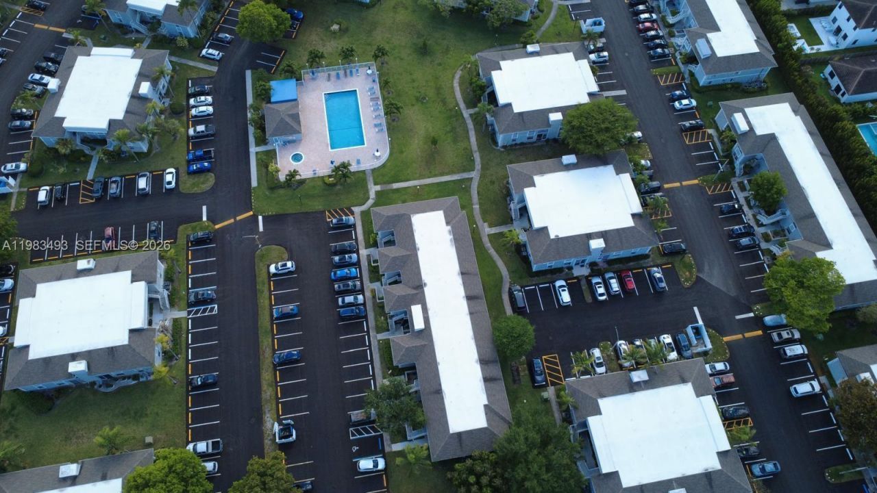 426 NE 210th Cir Ter, Unit 101-2, Miami, FL 33179 Photo