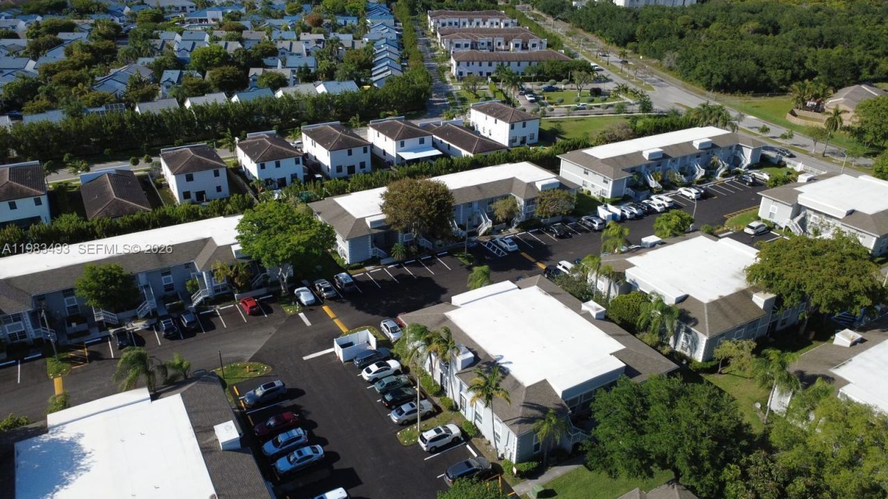 426 NE 210th Cir Ter, Unit 101-2, Miami, FL 33179 Photo
