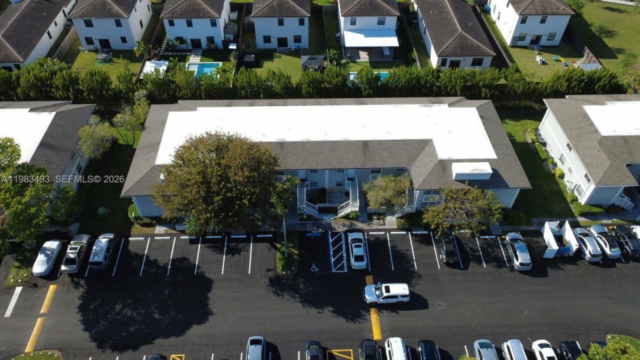 426 NE 210th Cir Ter, Unit 101-2, Miami, FL 33179 Photo