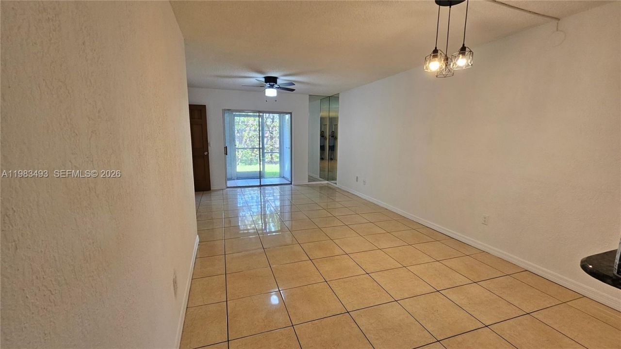 426 NE 210th Cir Ter, Unit 101-2, Miami, FL 33179 Photo