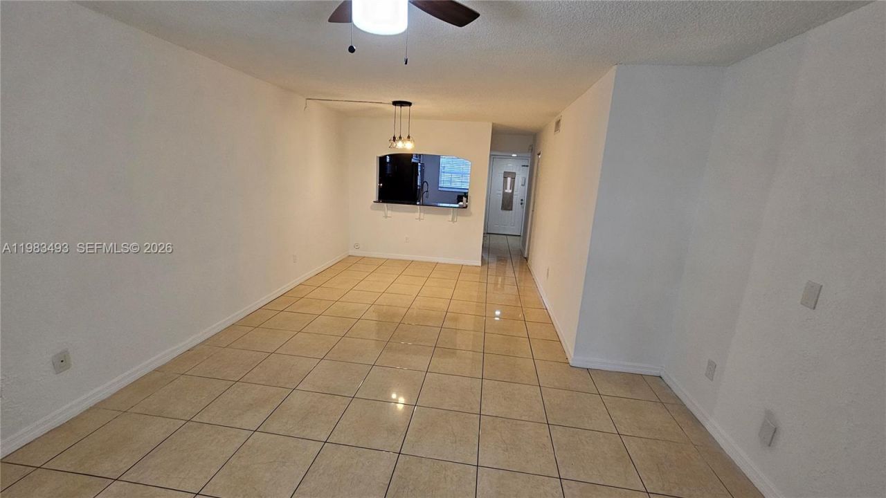 426 NE 210th Cir Ter, Unit 101-2, Miami, FL 33179 Photo