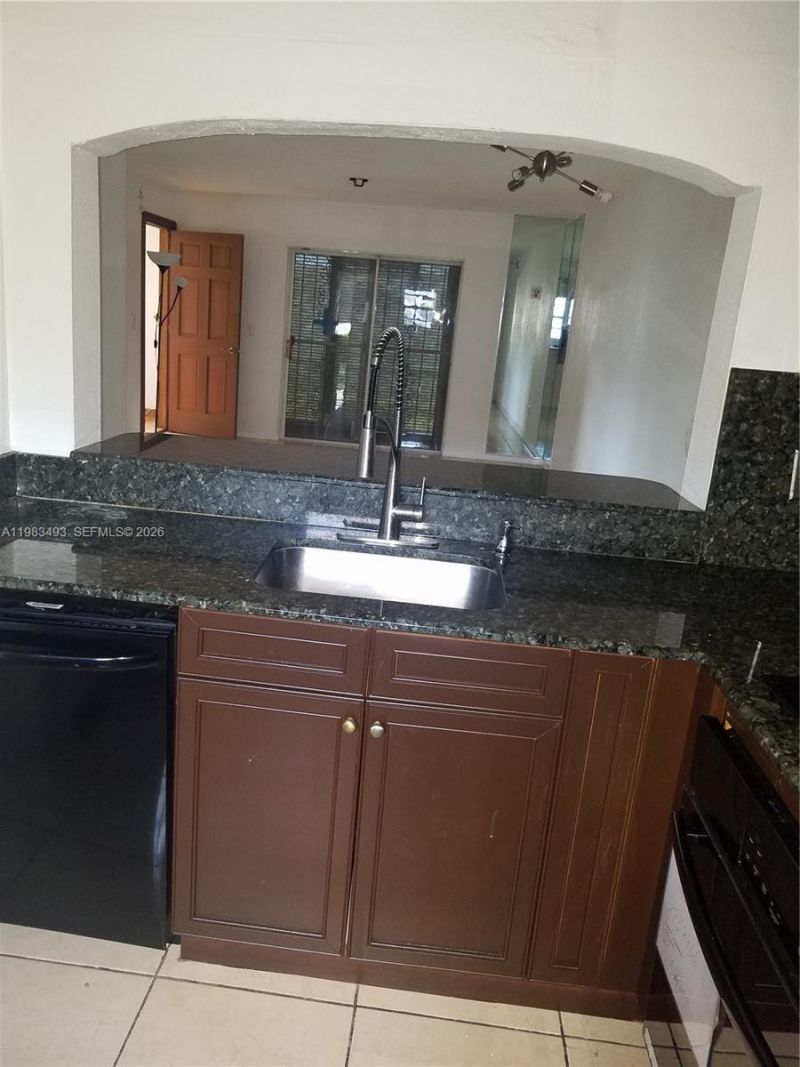 426 NE 210th Cir Ter , Unit 101-2, Miami, FL 33179 Photo