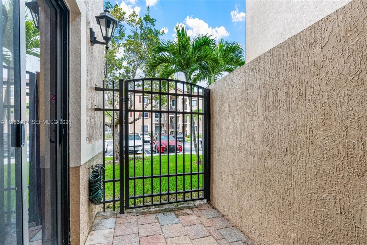 22401 SW 88th Pl , Unit 12-27, Cutler Bay, FL 33190 Photo