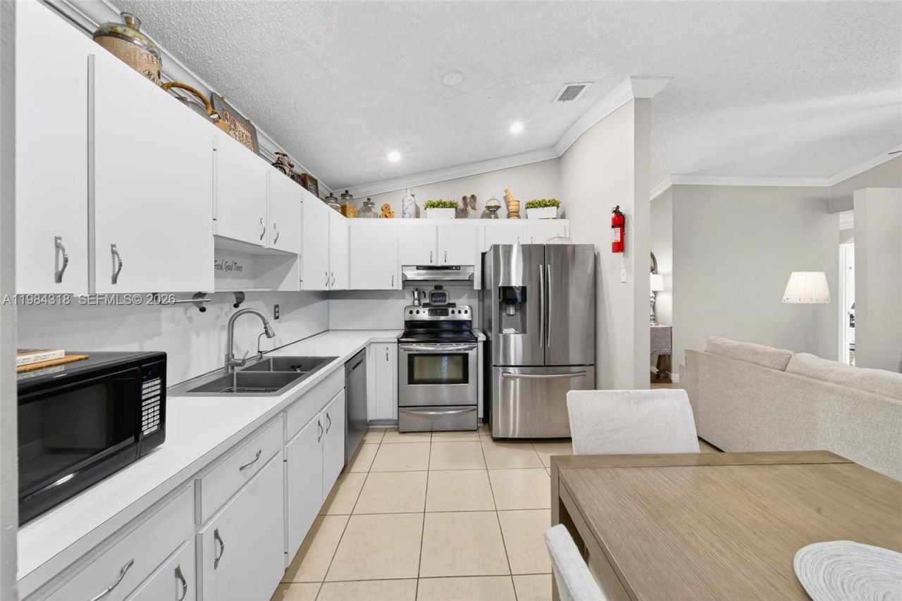 17990 SW 134th Ct , Miami, FL 33177 Photo