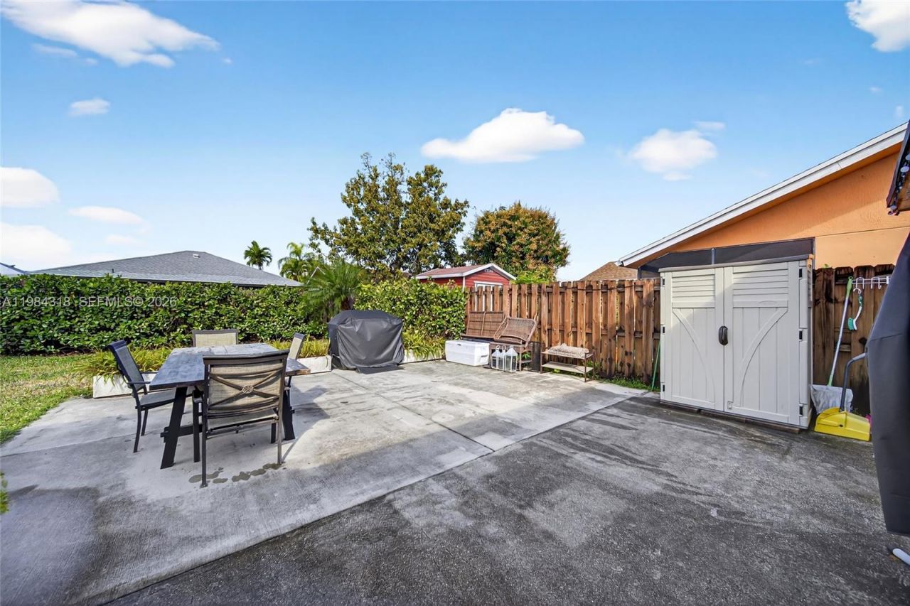 17990 SW 134th Ct , Miami, FL 33177 Photo