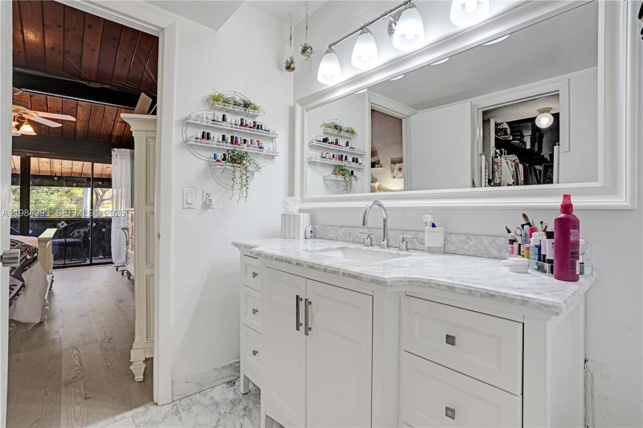 19220 NE 25th Ave, Unit 271B, Miami, FL 33180 Photo