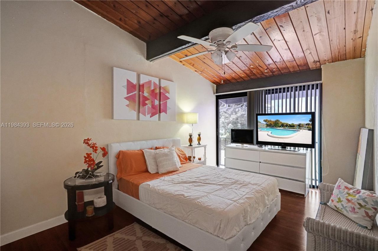 19220 NE 25th Ave, Unit 271B, Miami, FL 33180 Photo