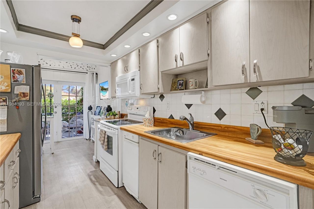 19220 NE 25th Ave, Unit 271B, Miami, FL 33180 Photo