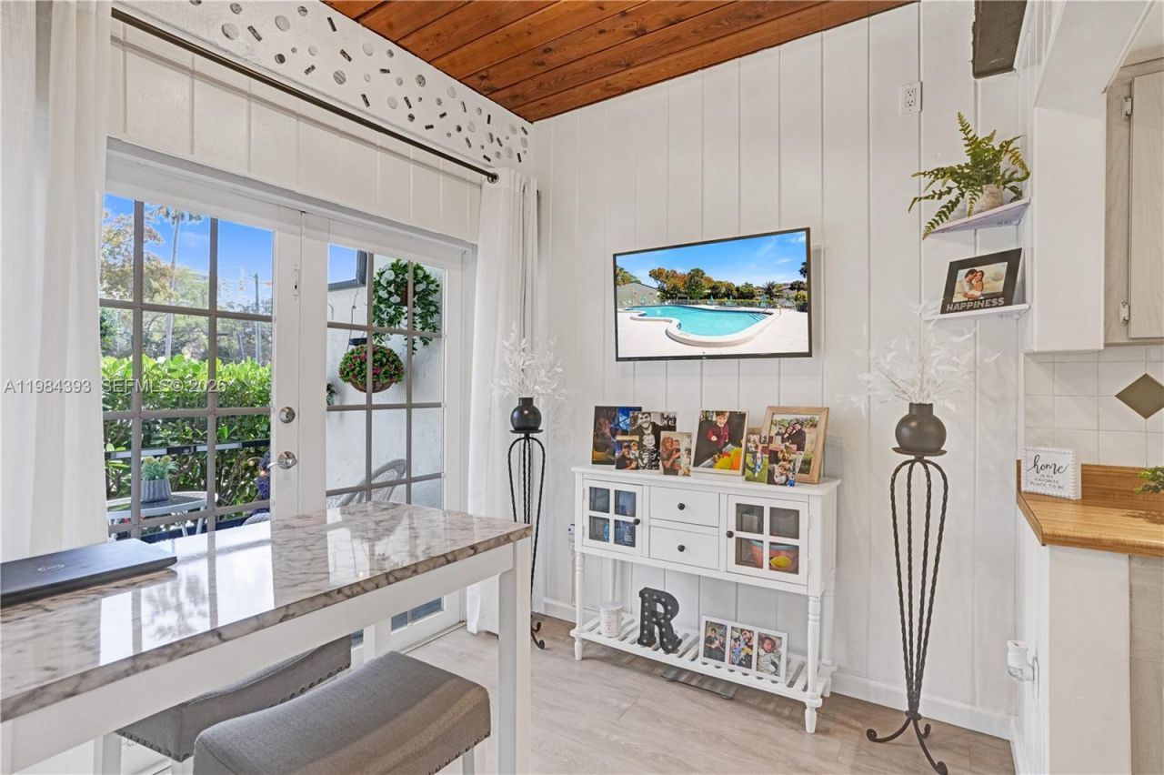 19220 NE 25th Ave, Unit 271B, Miami, FL 33180 Photo