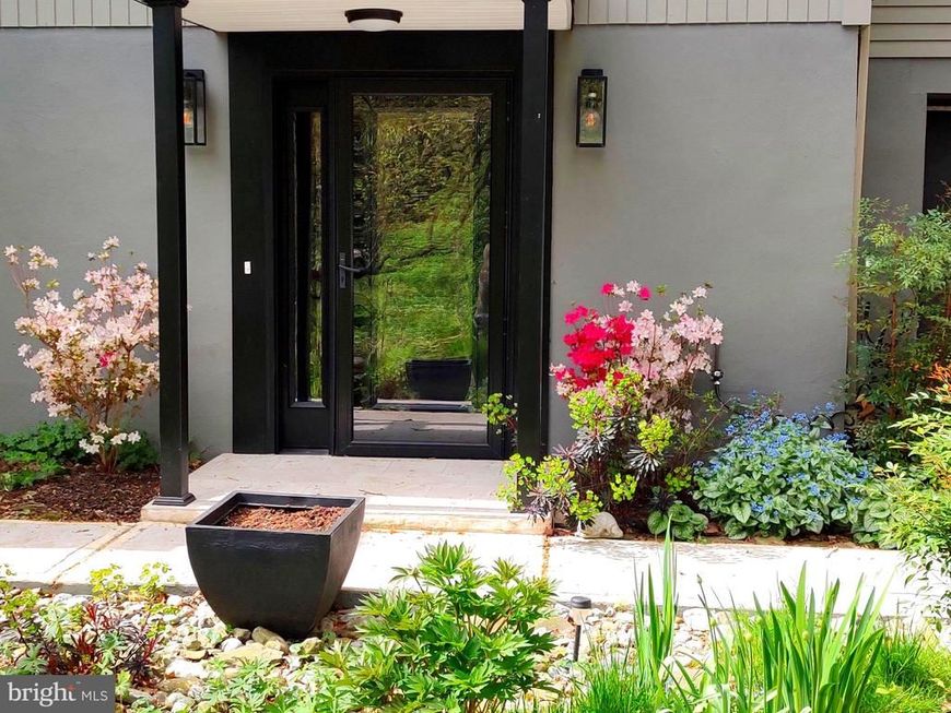 634 Twin Bridge Drive , Wayne, PA 19087 Main Photo