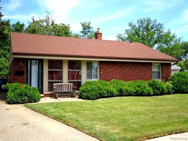 11322 Superior Avenue NW, Warren, MI 48089
