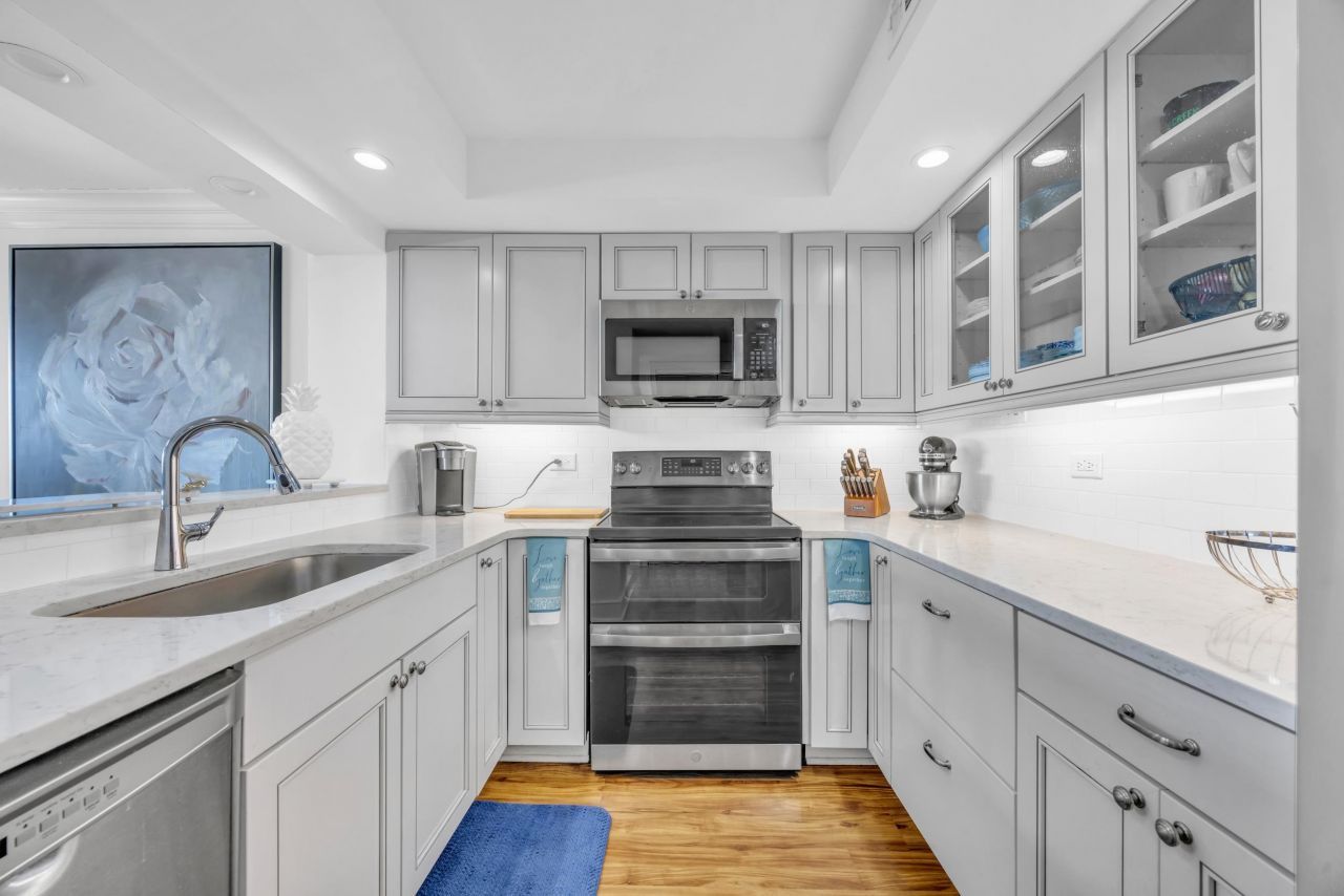 100 Ocean Creek Dr. Photo 6