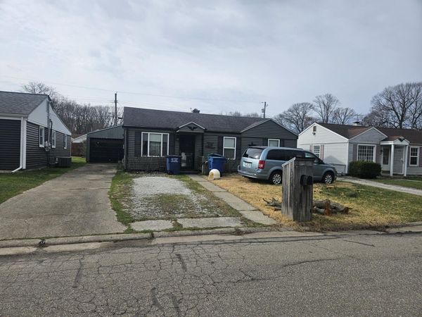 1638 Stone Lake Drive , La Porte, IN 46350