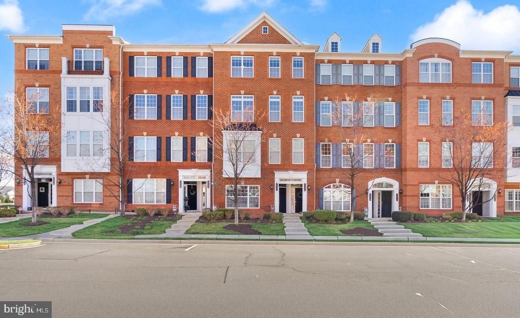 23466 Belvoir Woods Terrace, Ashburn, VA 20148 Main Photo