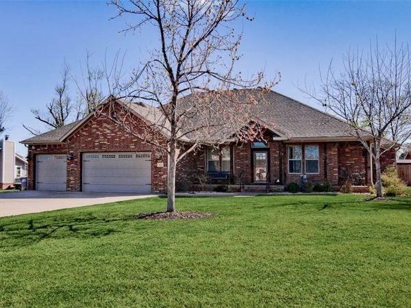 915 S 28th Street , Rogers, AR 72758