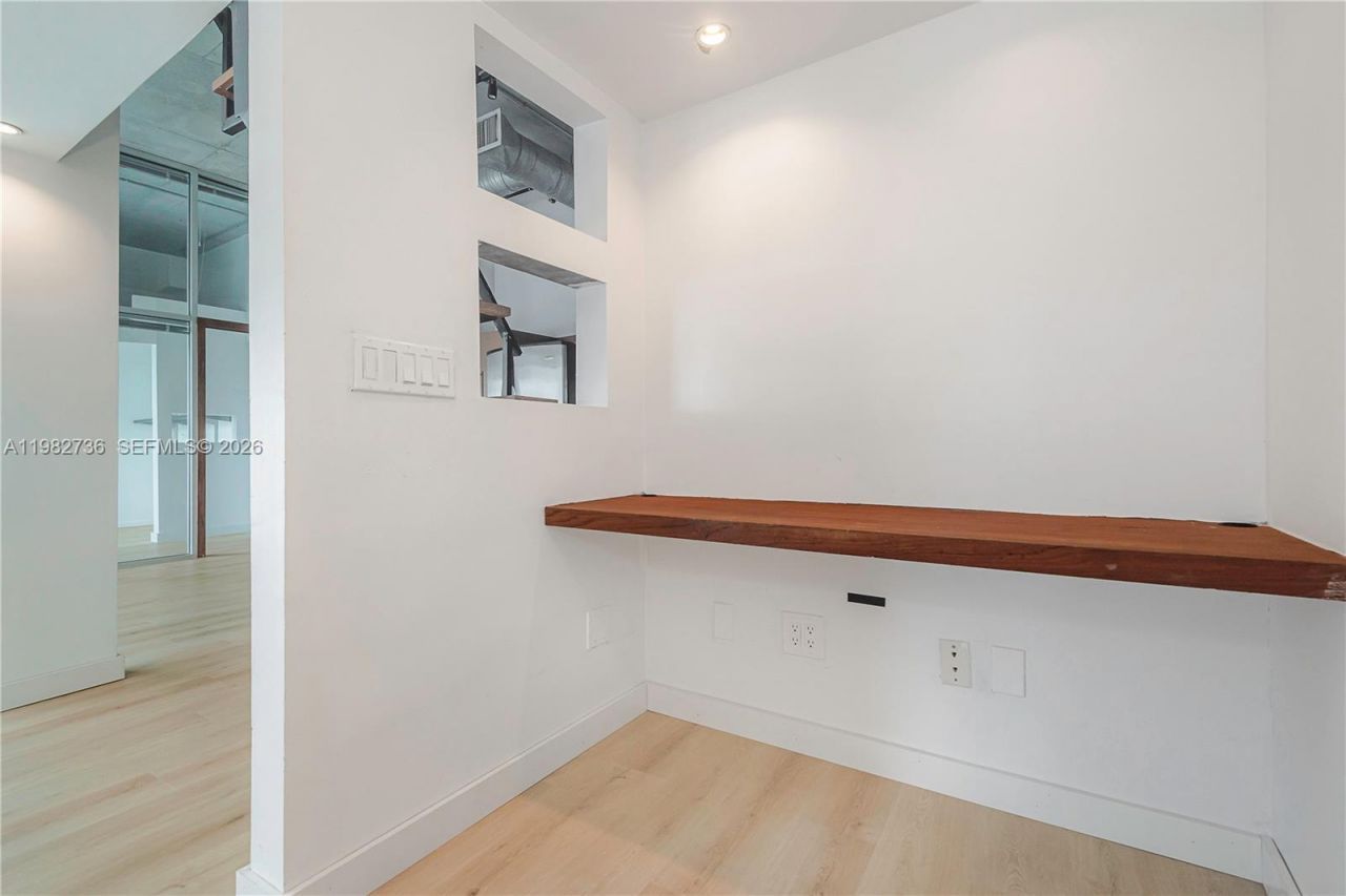 10 SW South River Dr, Unit 607, Miami, FL 33130 Photo