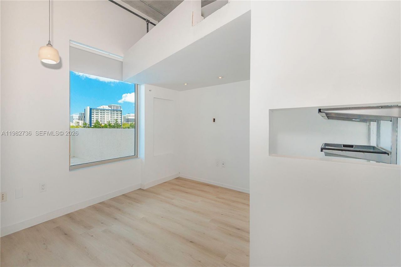 10 SW South River Dr, Unit 607, Miami, FL 33130 Photo