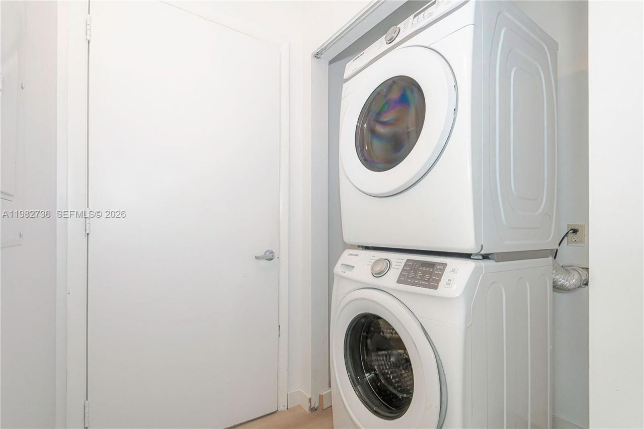 10 SW South River Dr, Unit 607, Miami, FL 33130 Photo