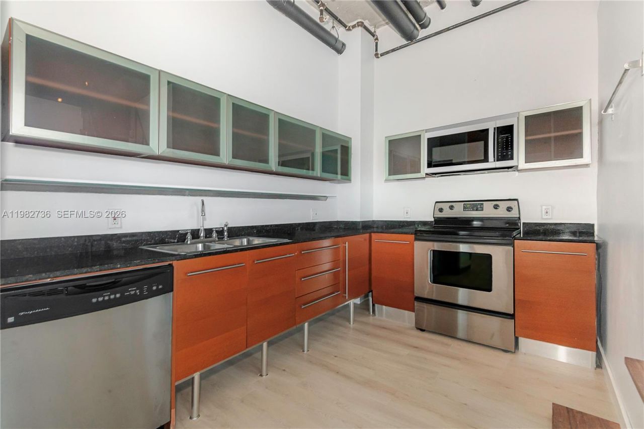 10 SW South River Dr, Unit 607, Miami, FL 33130 Photo