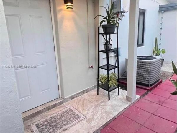 13030 SW 84th St , Unit B, Miami, FL 33183