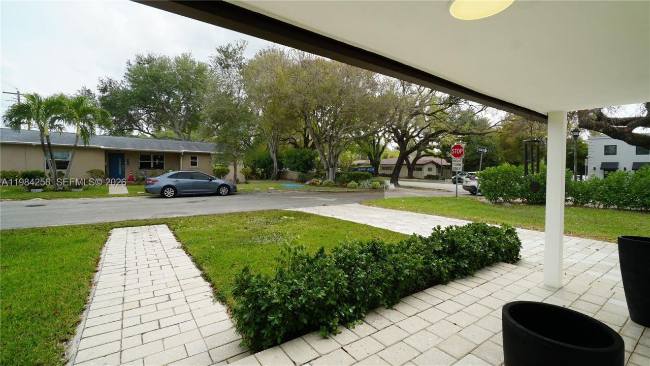255 Grant Dr , Coral Gables, FL 33133 Photo