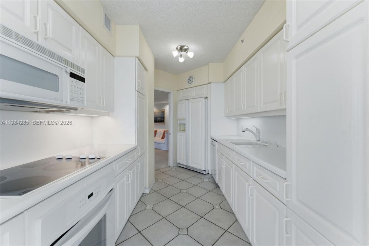 16400 Collins Ave , Unit 544, Sunny Isles Beach, FL 33160 Photo