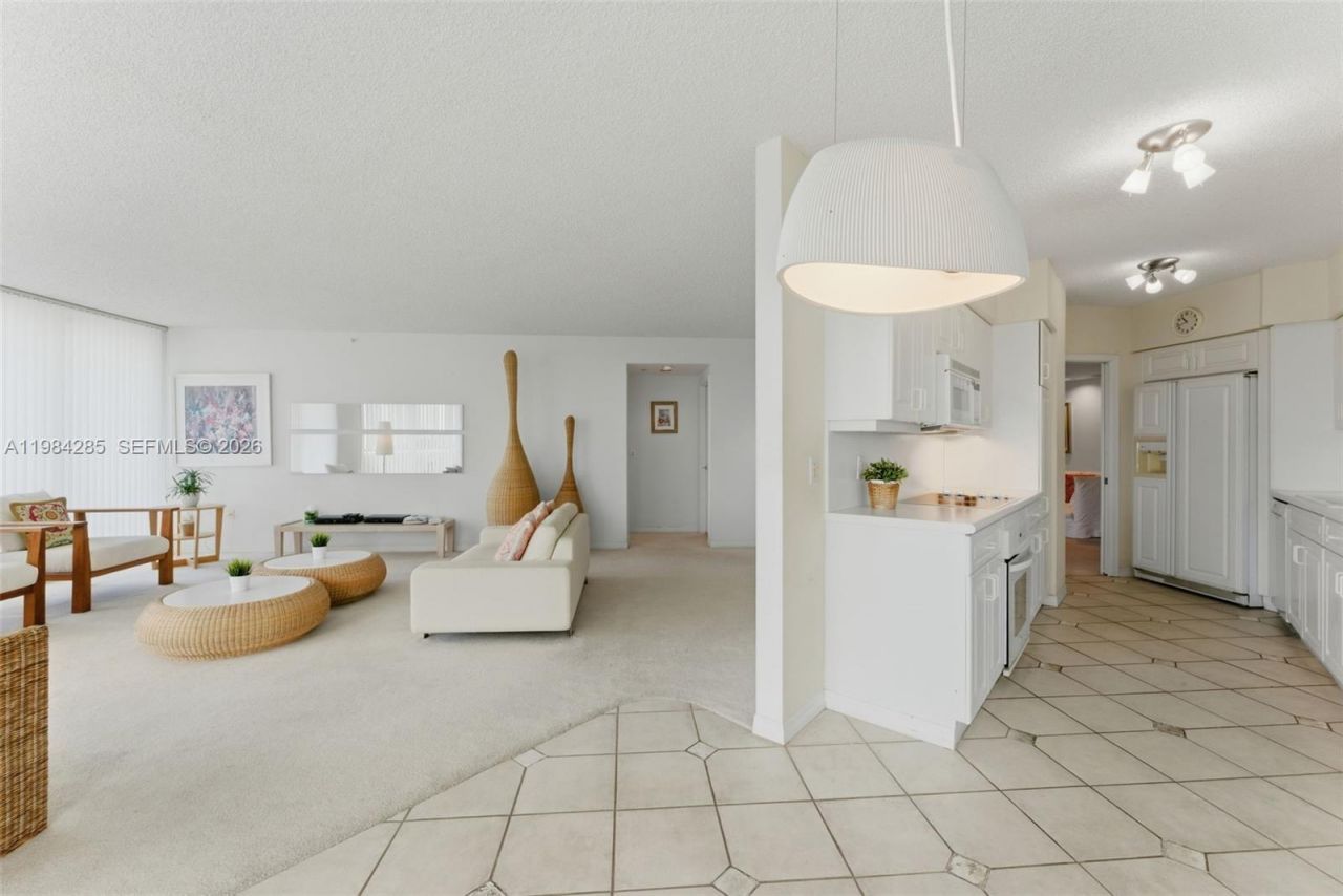 16400 Collins Ave , Unit 544, Sunny Isles Beach, FL 33160 Photo