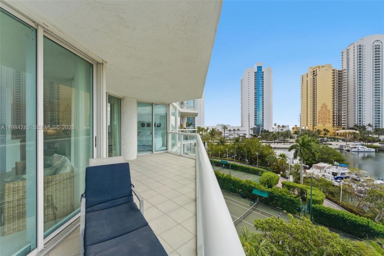16400 Collins Ave , Unit 544, Sunny Isles Beach, FL 33160 Photo